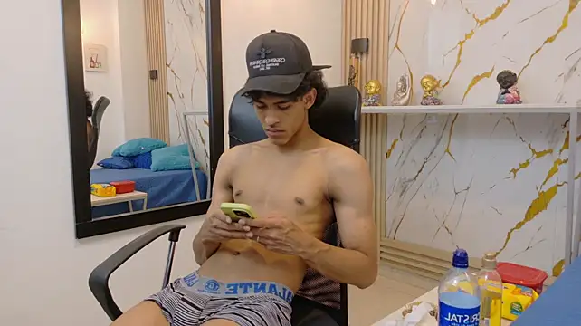 Zayn_Fox32 Adlı Modelin Web Kamerası Şovu