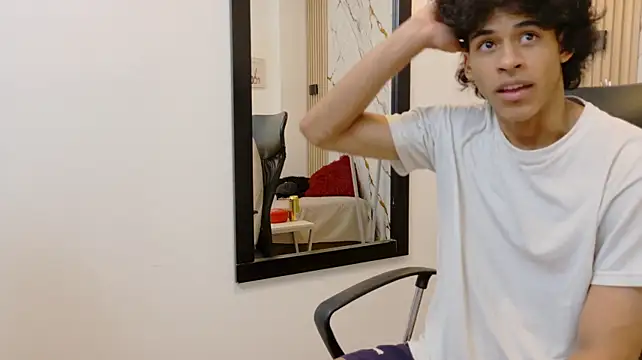 Zayn_Fox32 Show Webcam