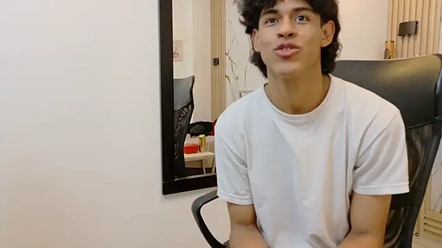 Zayn_Fox32 在線直播表演