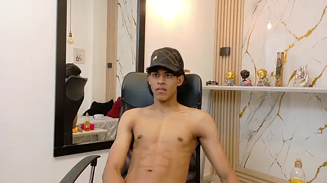 Zayn_Fox32 Show in webcam