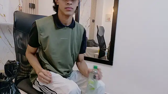 Pokazy przed kamerką – Zayn_Fox32