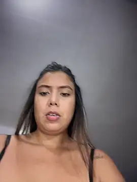 Thaix- Adlı Modelin Canlı XXX Sohbeti