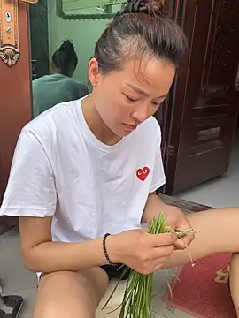 Meimei-bb's Webcam Show