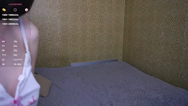 Živá chatovací místnost Miaisbeeach