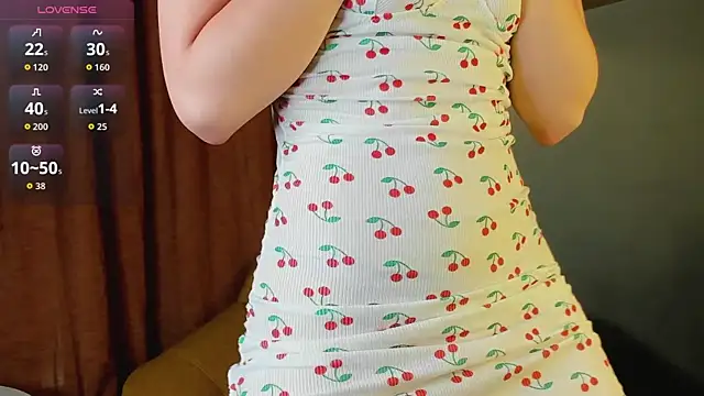 แชท XXX สดของ LeyaBloom
