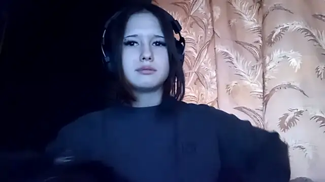 Chat +18 de AngelynHallowich ao vivo