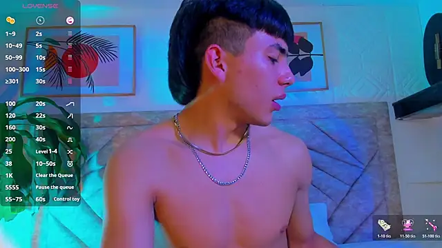 EthanSantoriのライブXXXチャット