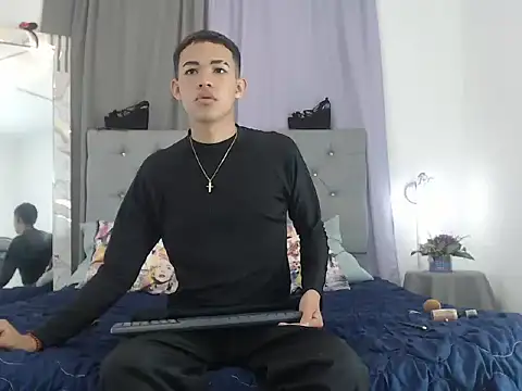 PhillipCox Show Webcam
