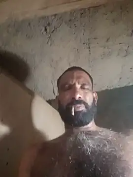 ssanjujohn: διαδικτυακό σόου στην κάμερα