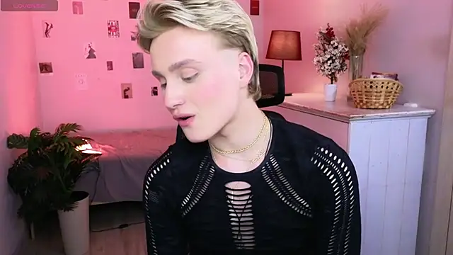 Show modela cumboydoll na web-kameri