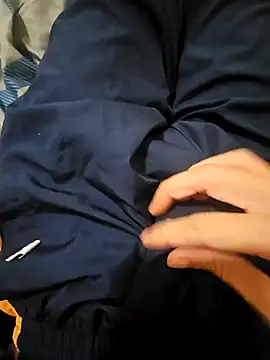 fjzix 在  線直播表演
