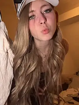 Lina-420 Webcam-Show