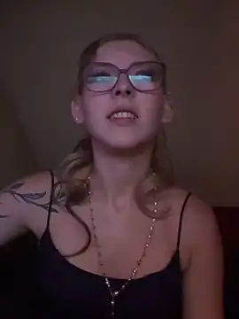 Lina-420 Webcam-Show