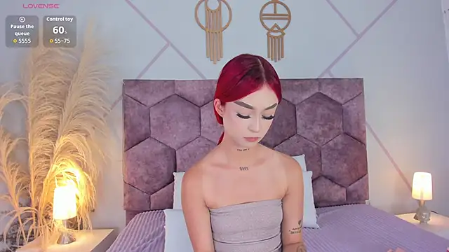 _bella_rossee_'s Live XXX Chat