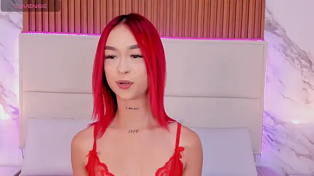 _bella_rossee_'s Live XXX Chat