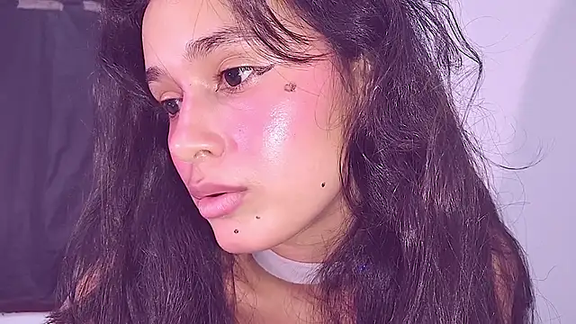 XXX chat uživo modela Baby_Elisee