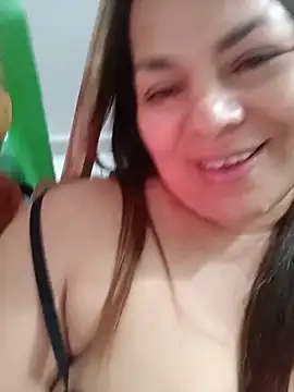 Pokazy przed kamerką – Madame_scarlet44