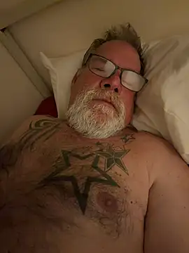 צ'אט XXX בשידור חי של Caesar_Baxter