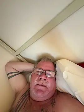 הופעת וובקאם של Caesar_Baxter
