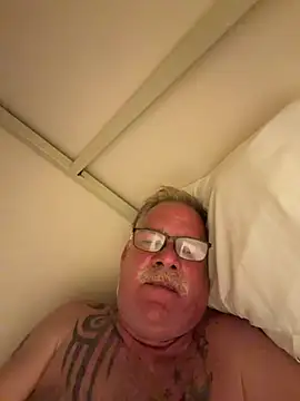 הופעת וובקאם של Caesar_Baxter
