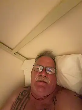 Pokazy przed kamerką – Caesar_Baxter