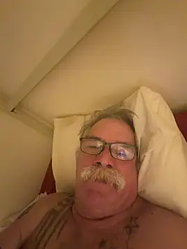 Caesar_Baxter Pertunjukan Webcam