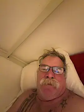 Caesar_Baxter Show in webcam