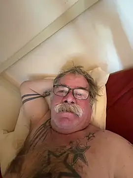 Caesar_Baxter Pertunjukan Webcam