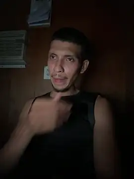 Guillermo618 Show in webcam
