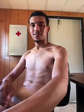 Guillermo618 Show in webcam