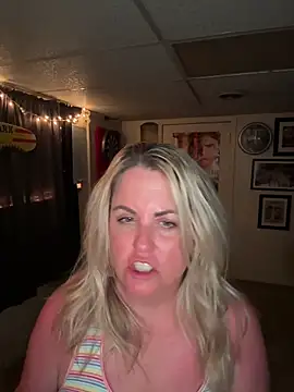 Milfshaker50's Webcam Show