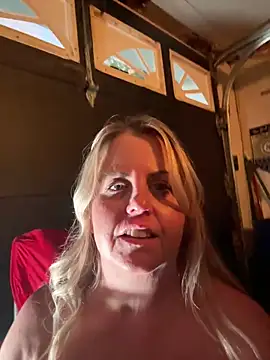 Chat XXX en directo de Milfshaker50