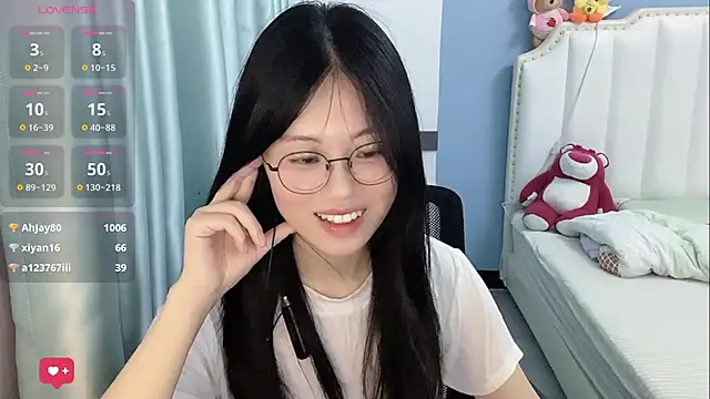 Luna-666 Cameră chat live