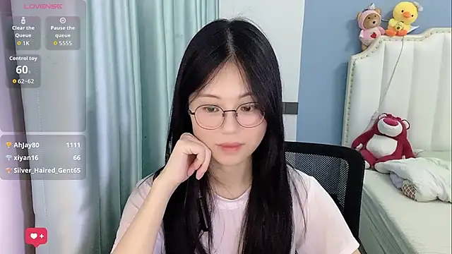 Luna-666 Show in webcam