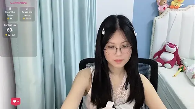 Luna-666's Live Chat Room
