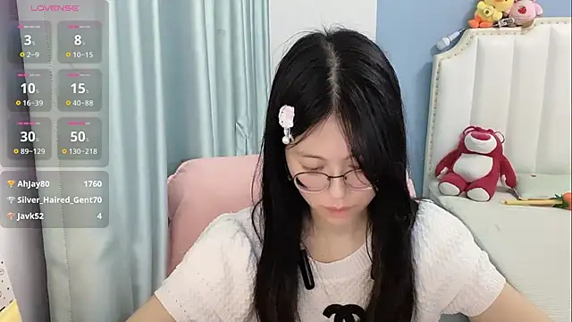 Luna-666 在線直播表演