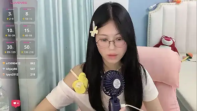 Luna-666 在線直播表演