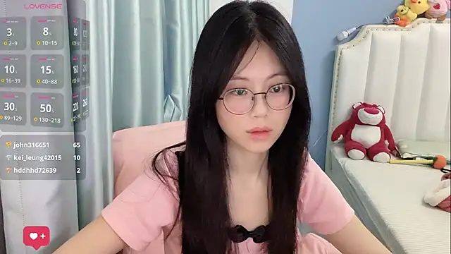 Luna-666 在線直播表演