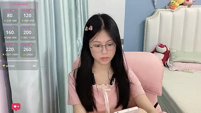 Luna-666 Adlı Modelin Canlı XXX Sohbeti