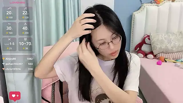 Luna-666 在線直播表演