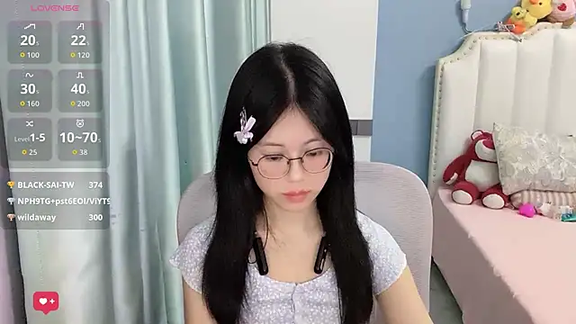 Luna-666 在線直播表演