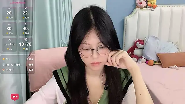 Luna-666 在線直播表演