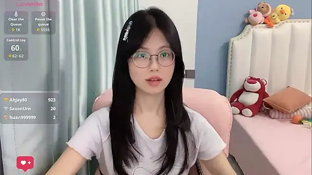 Luna-666 网络视讯表演