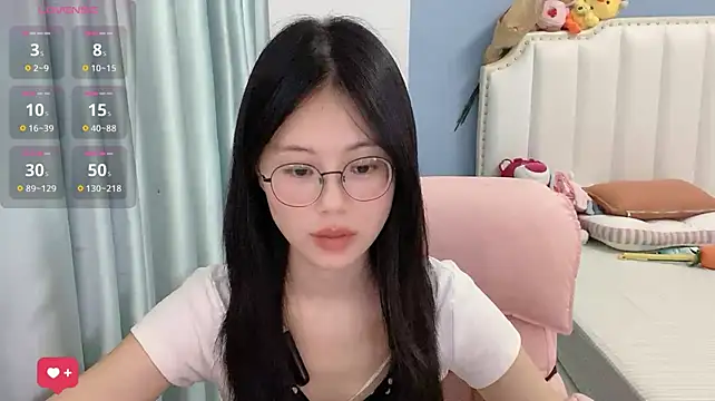 Luna-666 在線直播表演