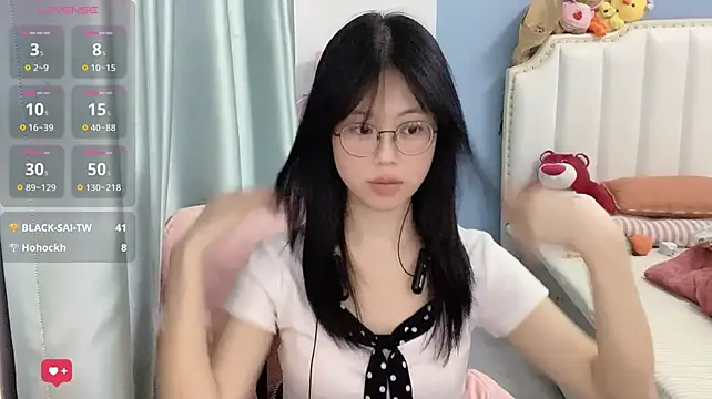Luna-666 现场XXX聊天