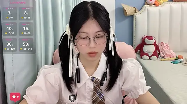 Luna-666 Show in webcam