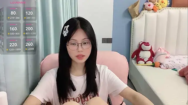 Luna-666 在線直播表演