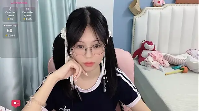 XXX chat uživo modela Luna-666