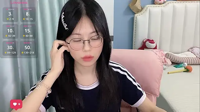 Luna-666 在線直播表演