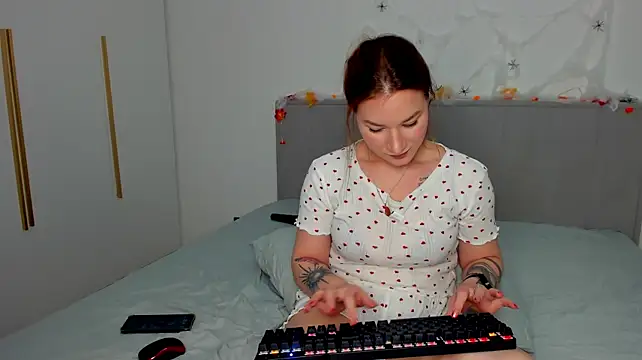 Chat XXX en directo de KiraNiight